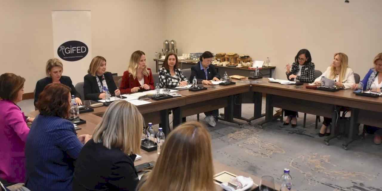 GİFED güçlü kadının sesi oluyor