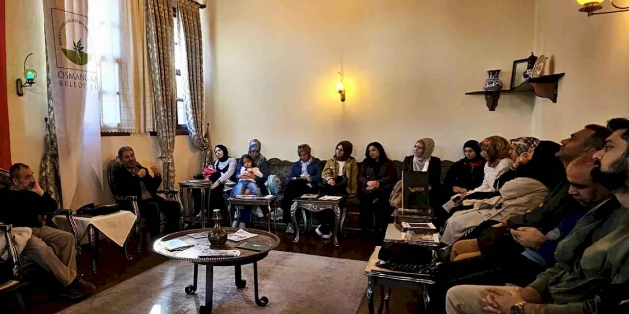 Bursa Osmangazi'de edebiyat tutkunları 'Kolektif' etkinlikte buluştu