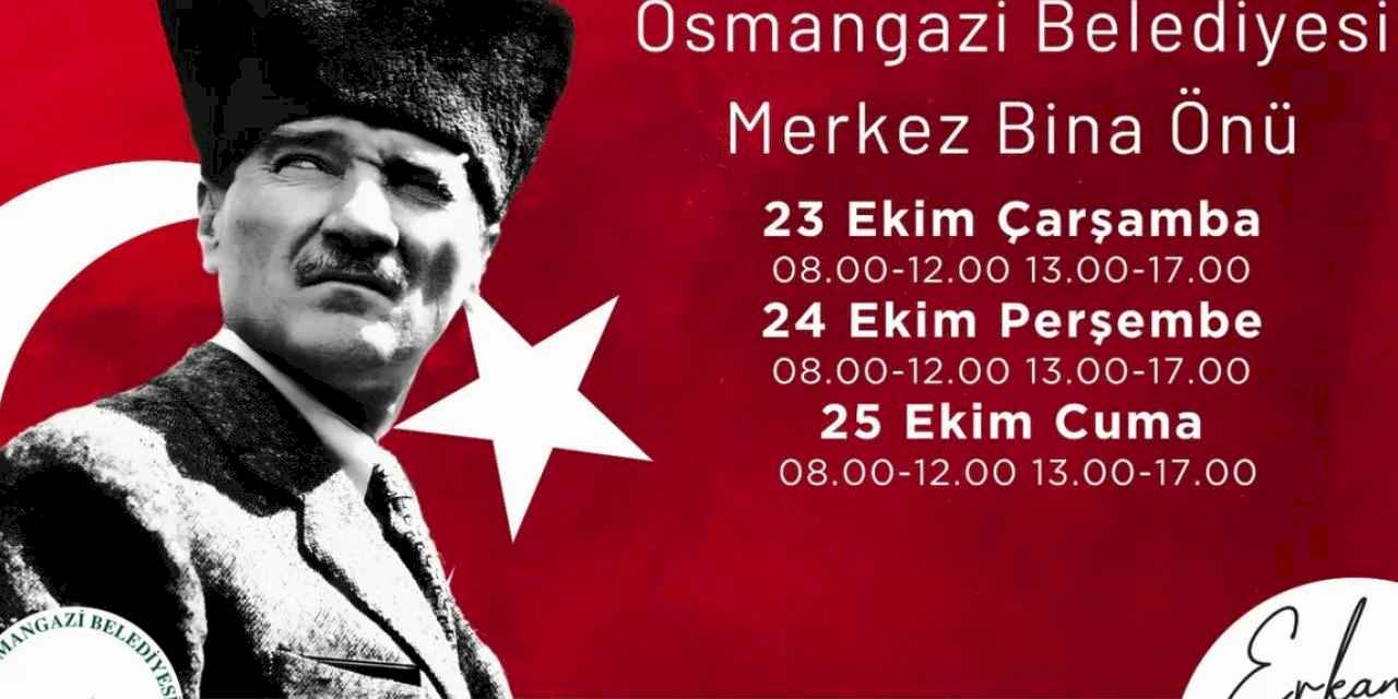 Osmangazi Belediyesi Ata Posteri dağıtıyor