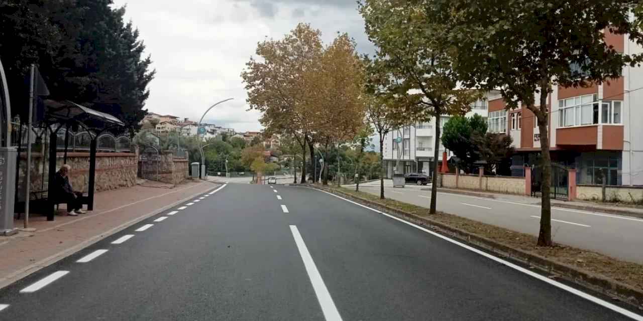 Derince Ertuğrul Gazi Caddesi’nde yol çizgileri çizildi