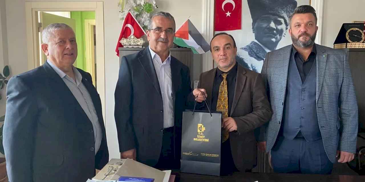 İzmit Belediyesi yöneticileri Kandıra İlçe Müftüsünü ziyaret etti 