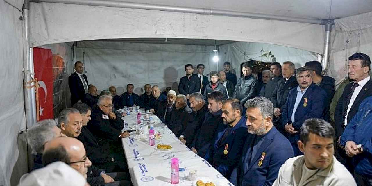 Başkan Çırpanoğlu'ndan Şehit Ailesine Taziye Ziyareti