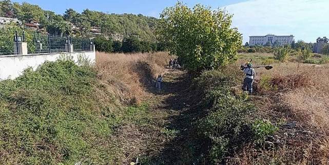 Kemer'de dere temizliği çalışmaları