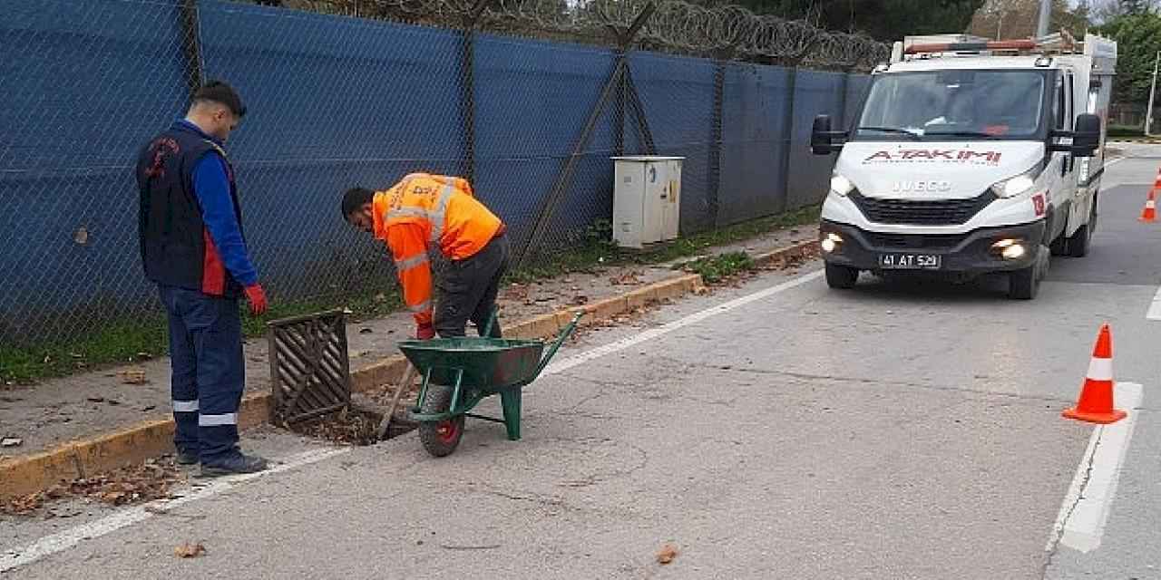 Büyükşehir'den mazgal ve menfez temizliği