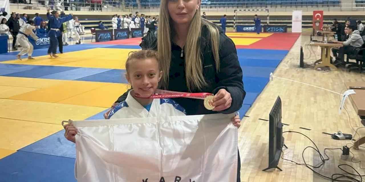 Sakaryalı Gülfem Yıldızlar Marmara Judo Ligi'nde şampiyon oldu