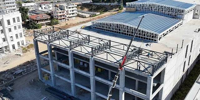 Serik Kongre ve Kültür Merkezi inşaatı devam ediyor