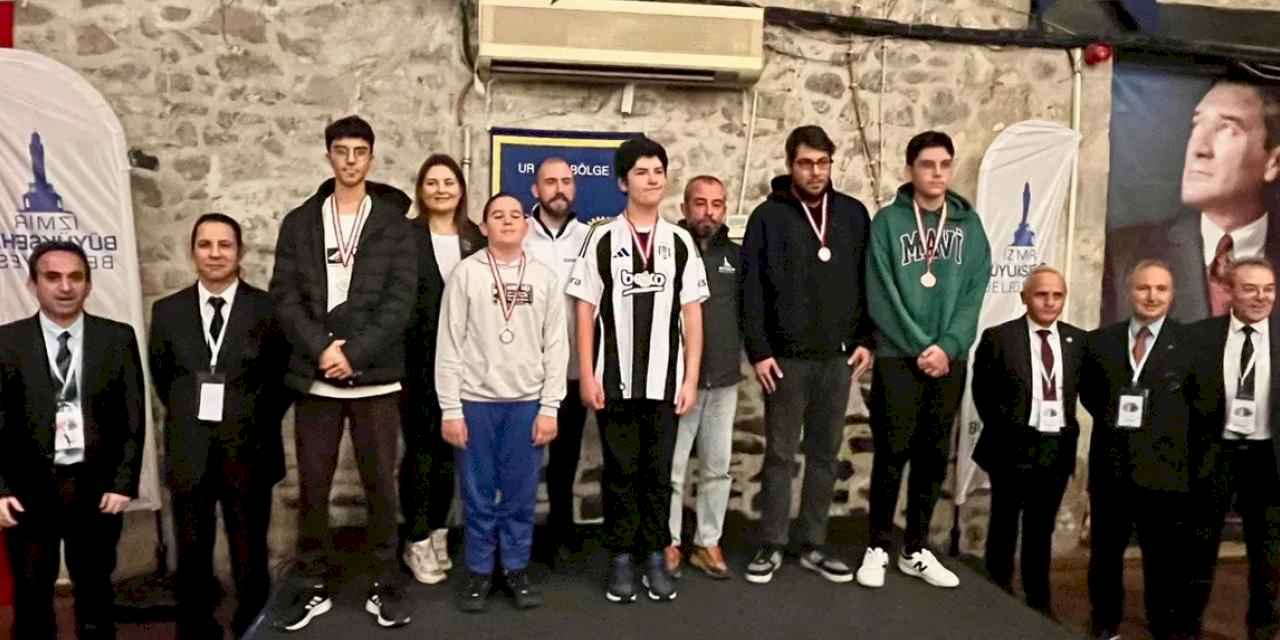 İzmir'de geleneksel satranç turnuvası tamamlandı