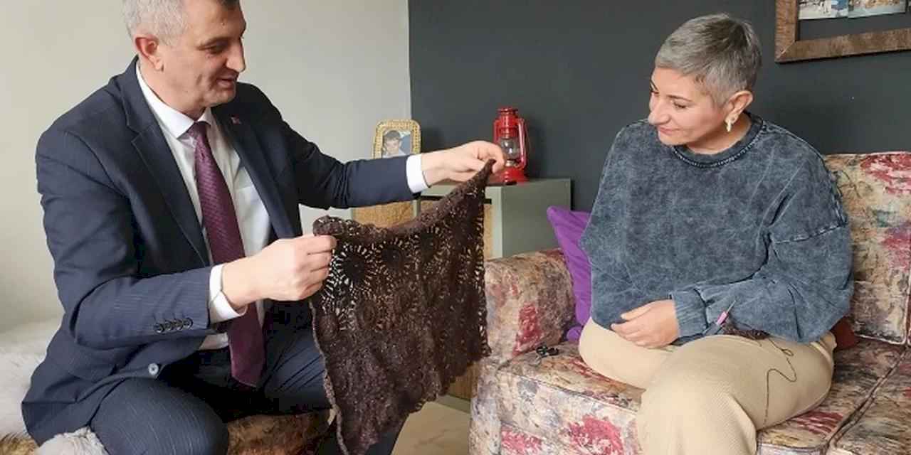 Cumhurbaşkanı'nca ödüllendirilen Gölcüklü Koşal'a Başkan'dan ziyaret