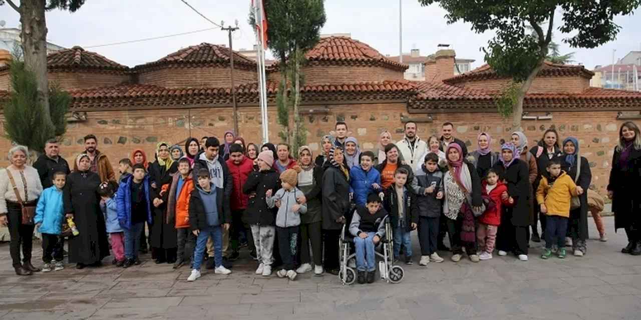 Büyükşehir’den Akhisarlı özel öğrencilere Manisa gezisi