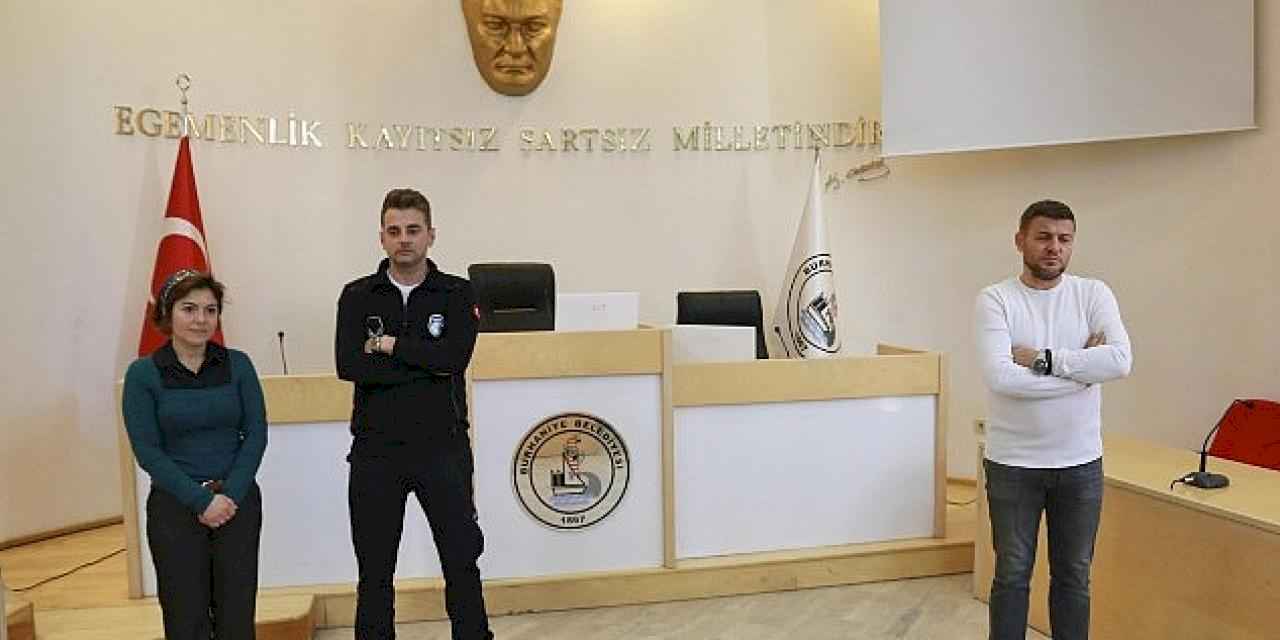 Burhaniye Belediyesi, çevre bilincini artırarak bu konuda faaliyetleriyle fark yaratıyor.