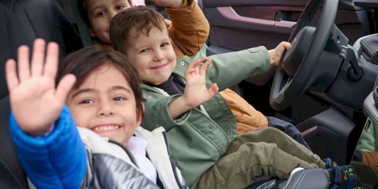 Bilecikli minikler Togg ile Yerli Malı Haftası'nı kutladı