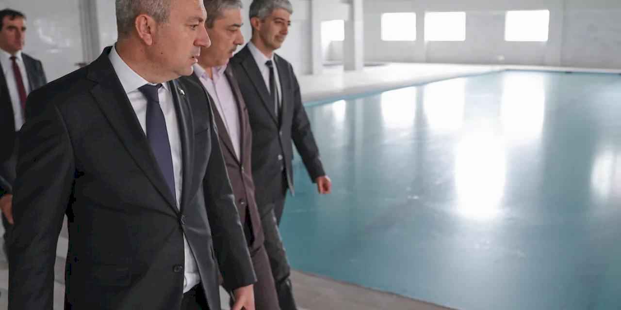 Sivas'ta yarı olimpik havuza cankurtaran alınacak