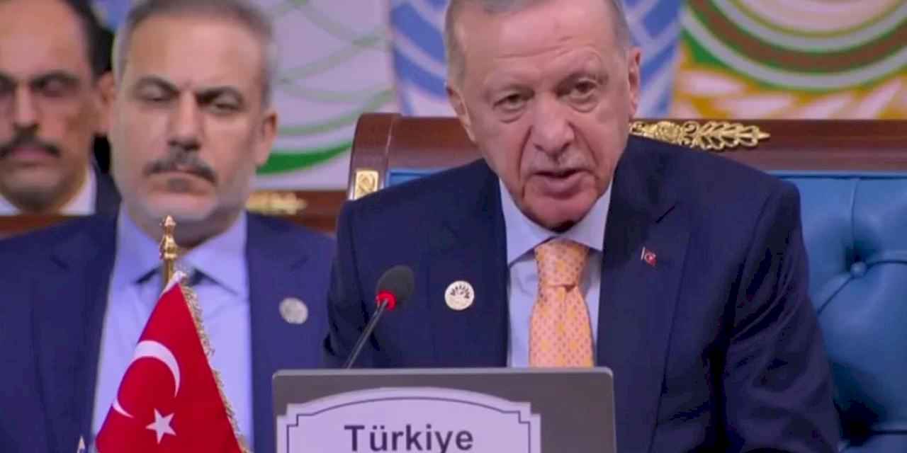 Erdoğan D-8'den mesaj verdi: Çok güçlü tepki vermeliyiz