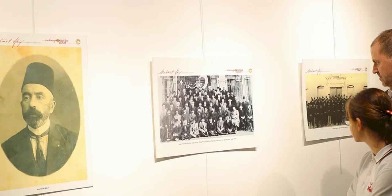 Sakarya'da Mehmet Akif Ersoy sergisi açıldı