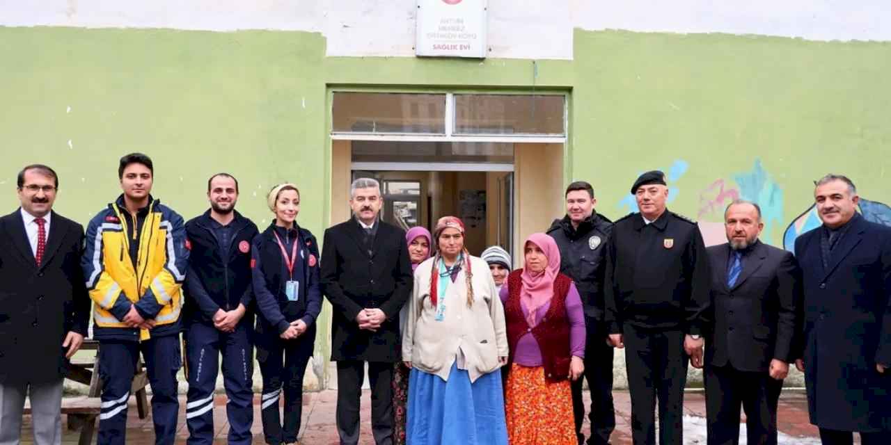 Artvin Valisi Ergün’den köy ziyareti