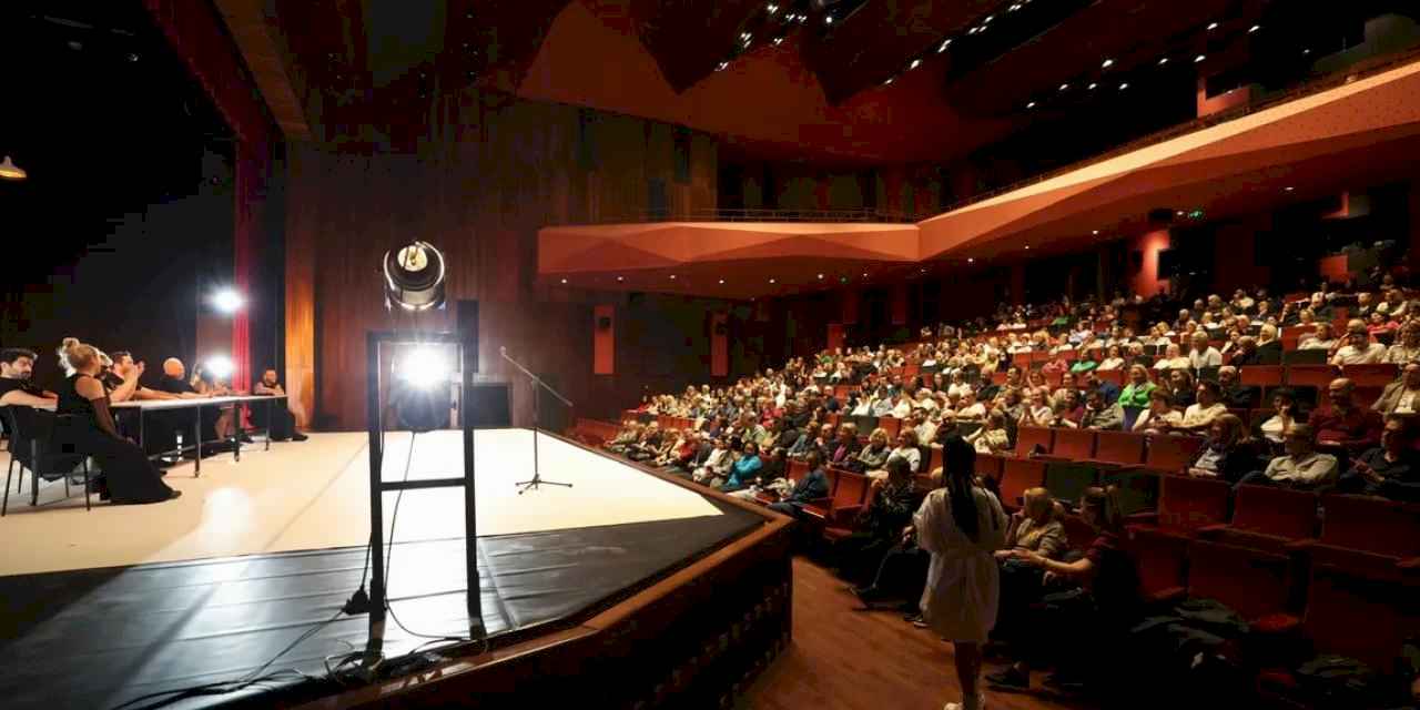 İstanbul Bakırköy'den tiyatroseverlere müjde!