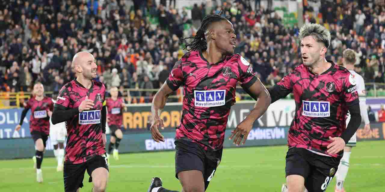 Corendon Alanyaspor 2-0 Tümosan Konyaspor (Maç Sonucu) Alanya evinde rahat kazandı!