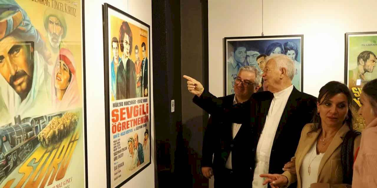Sakarya'da 40 film afişi eseri, sergide görücüye çıktı
