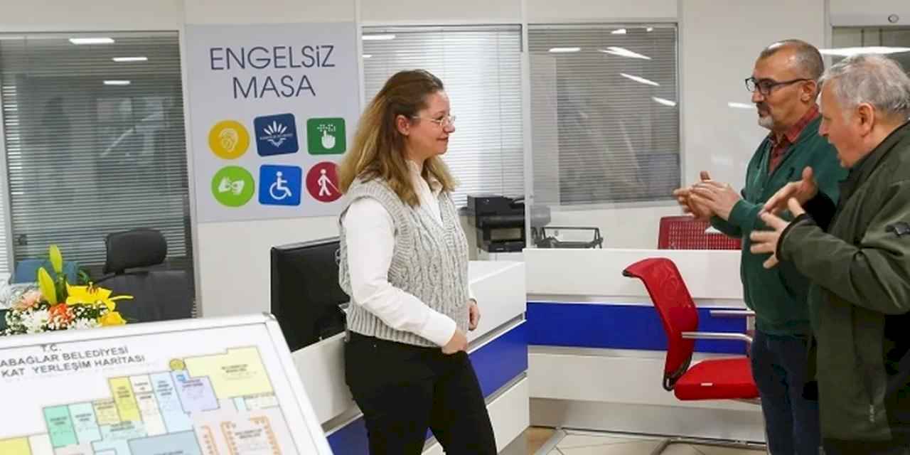 İzmir Karabağlar Belediyesi’nden “Engelsiz Masa” hizmeti
