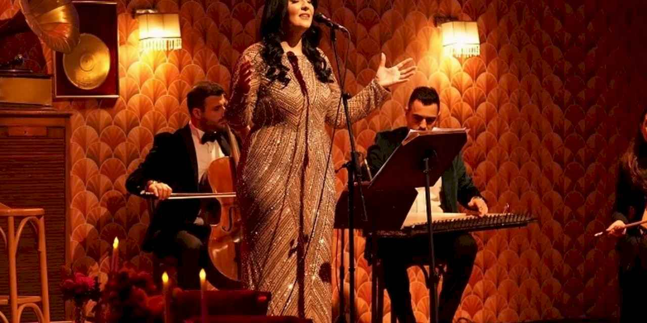 İstanbul'da taş plak gecesi yaşandı