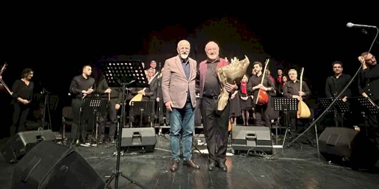 Bursa Nilüfer Türk Halk Müziği Korosu’ndan türkü şöleni