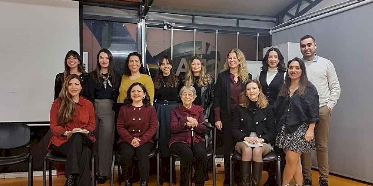 Türkiye'de sistemik terapiye dair kapsamlı bir kaynak hazırlandı: 'Terapi Odasına Sistemik Bakış'