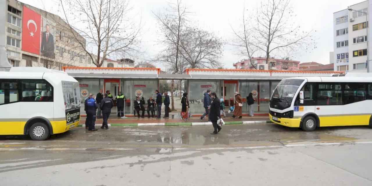 Bursa Gemlik’te otobüs durakları tertemiz