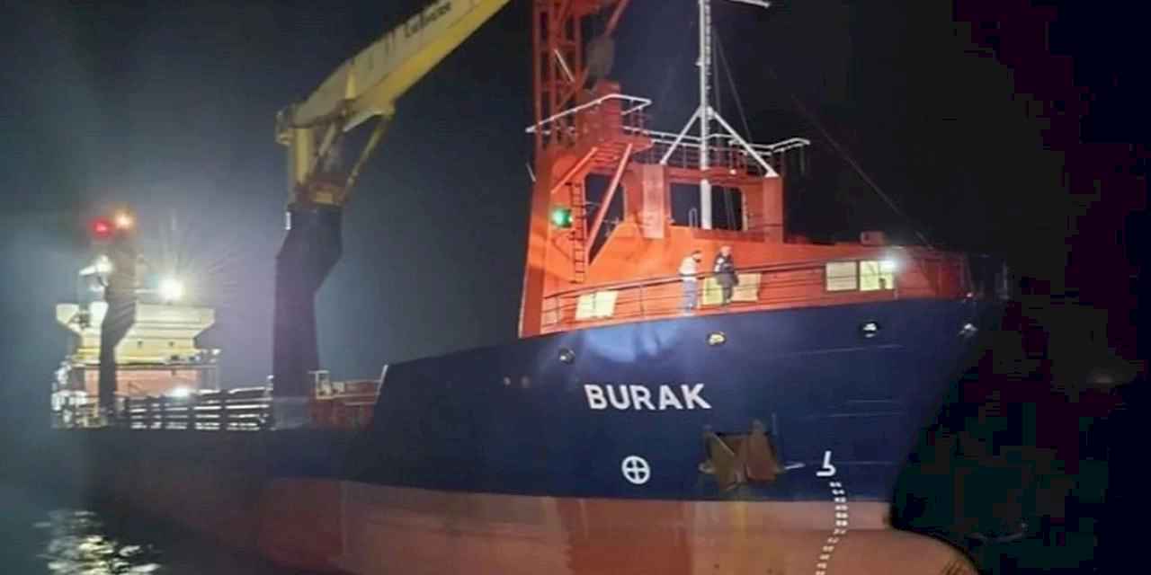 Seyir halindeki kuru yük gemisi Çanakkale Boğazı'nda arıza yaptı
