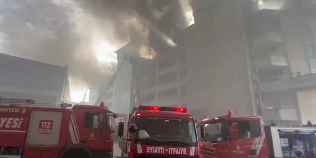 İstanbul Sultanbeyli'de büyük yangın!