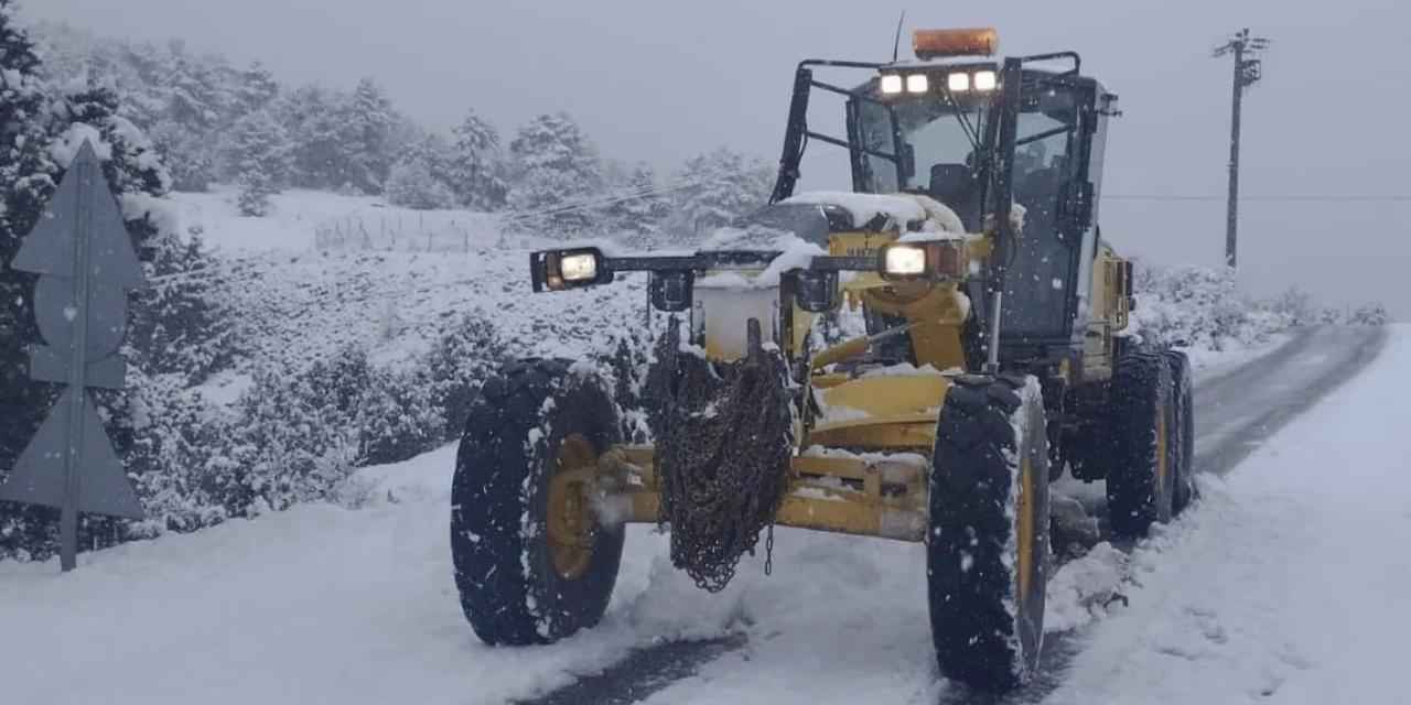 Eskişehir kırsalında kar mesaisi
