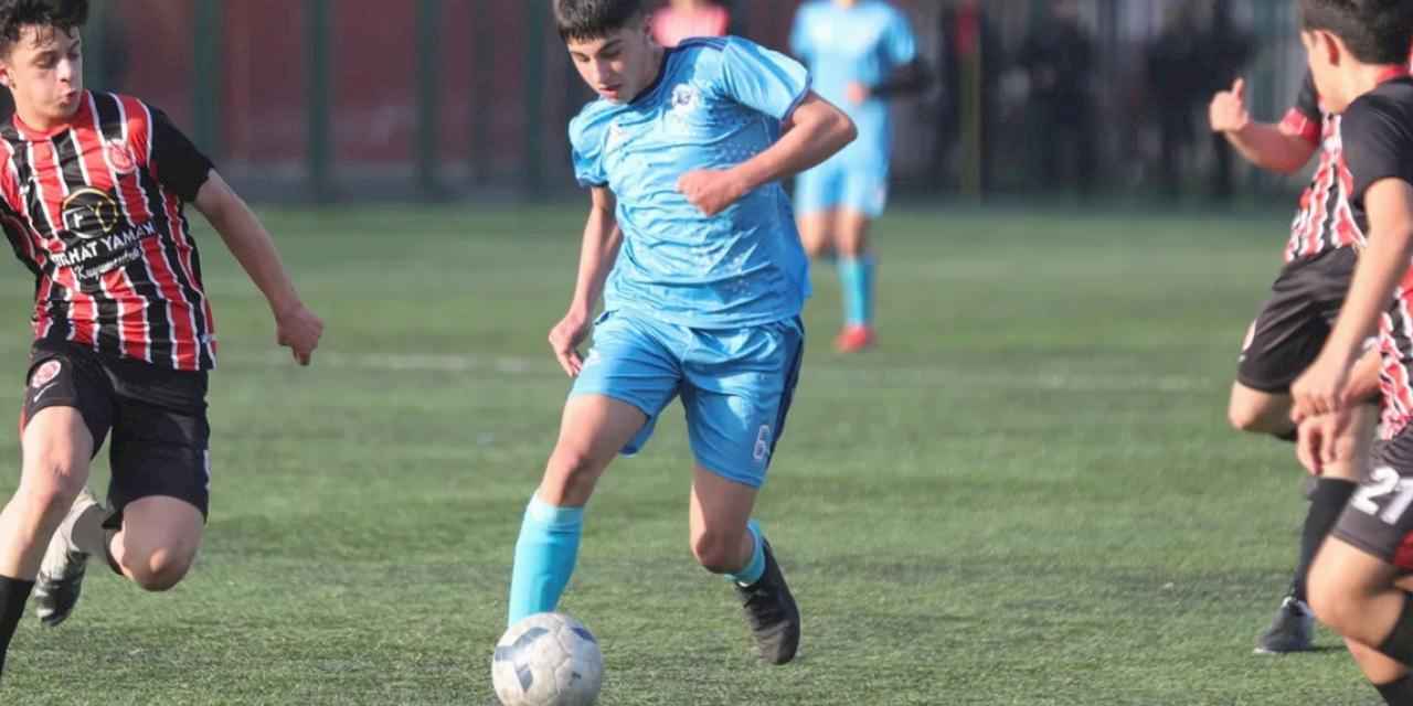 Bursa Gemlik Belediyespor Namağlup şampiyonluğa koşuyor