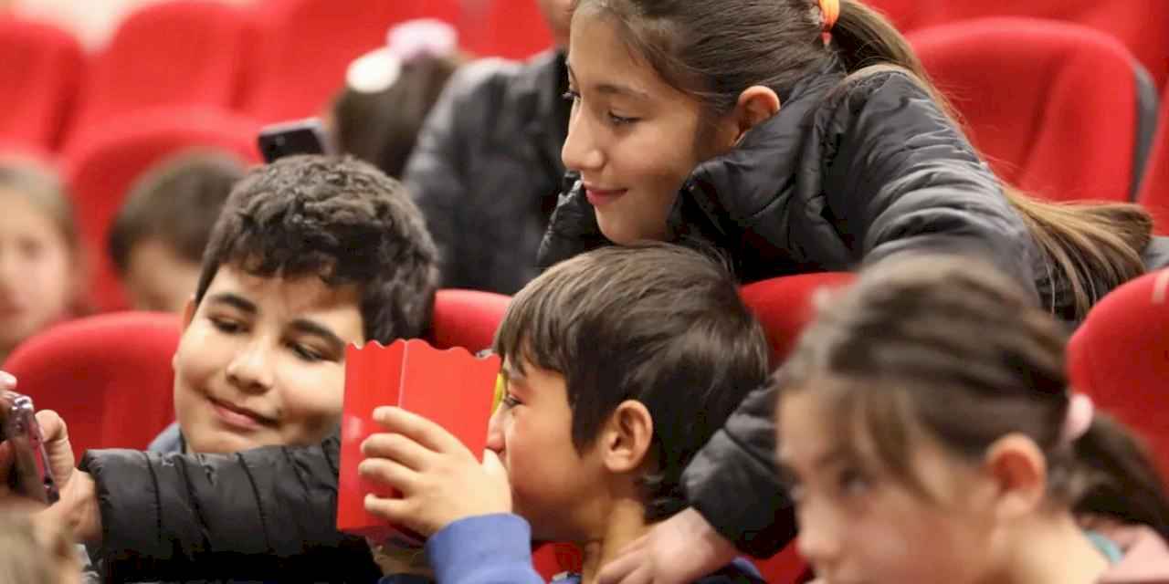 Başkan Aras’ın sinema hediyesine Muğla'da büyük ilgi