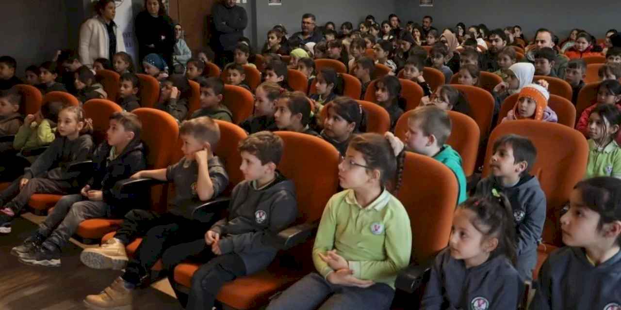 Hakkaniyeli çocuklar İzmit Belediyesi'nin etkinliğinde buluştu