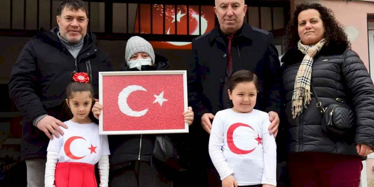 Manisa'da şehit Mehmet Savunmaz adını taşıyan okulda anıldı