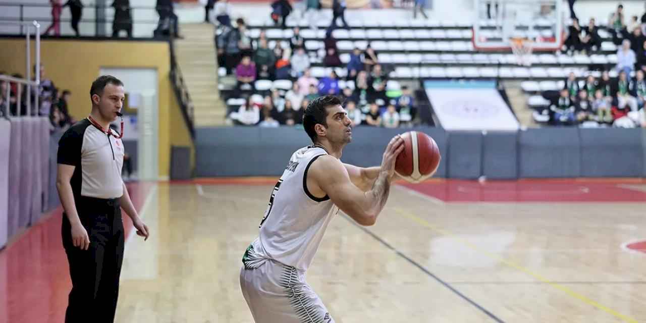 Sakarya Büyükşehir’in dev adamları seyircisi önünde kazandı