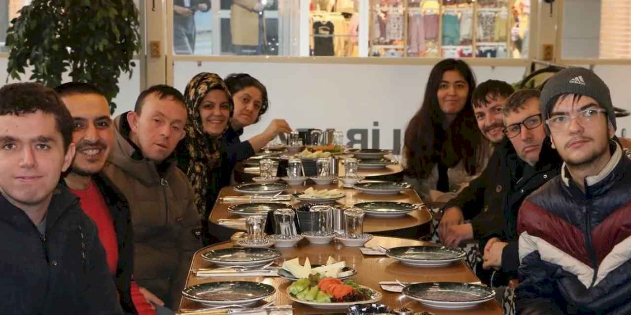 Sakarya'da özel bireylere keyifli buluşma