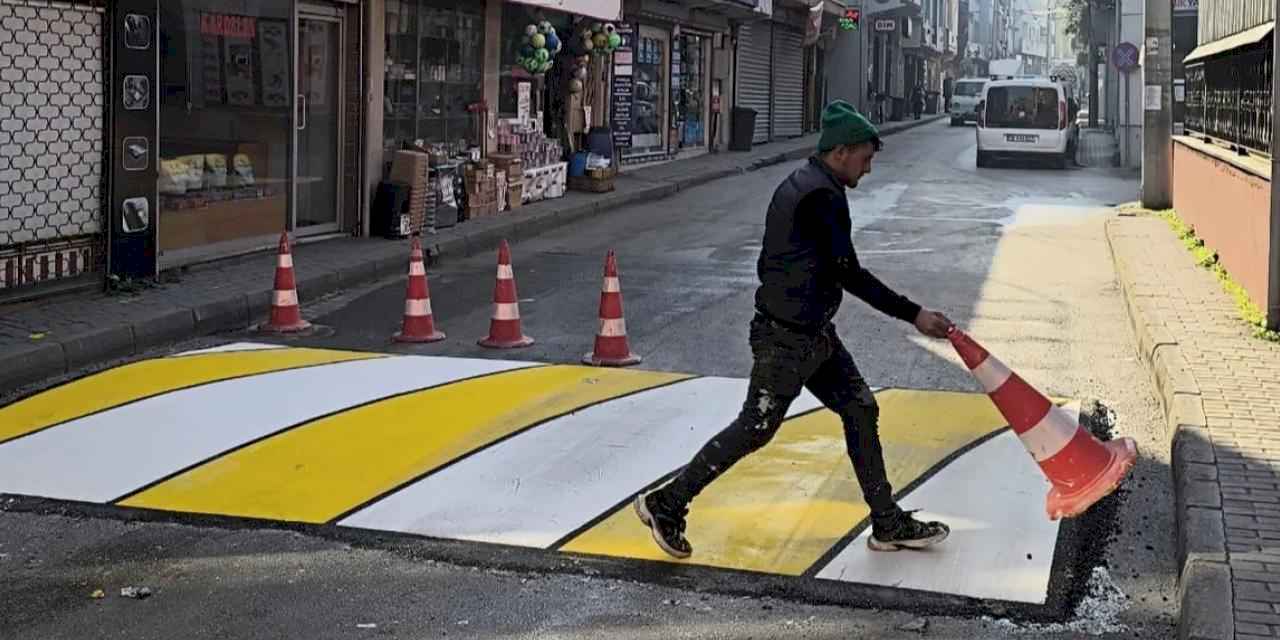 Bursa Osmangazi'de okul önlerine hız kesici kasis