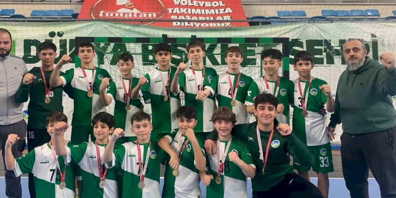 Sakaryalı minikler şampiyonluğunu ilan etti