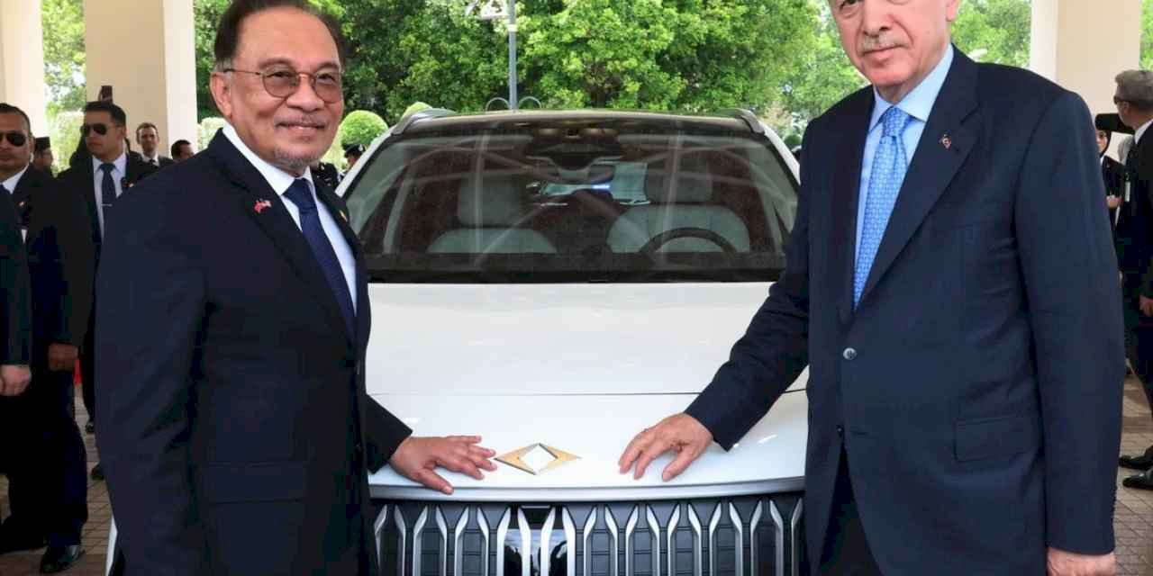 Türkiye'den Malezya'ya Togg hediyesi