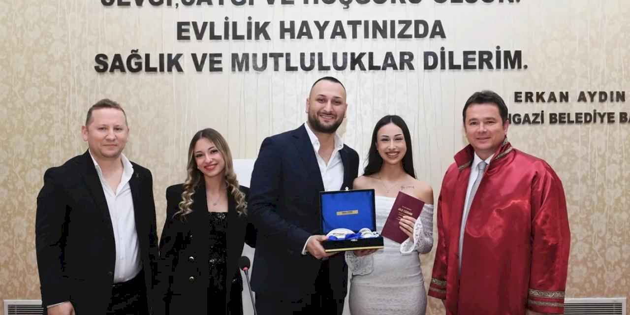 Bursa Osmangazi'de Başkan Aydın'dan 14 Şubat'a özel çifte sürpriz