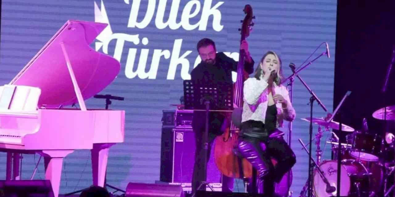 Bursa'da ‘Caz Pazarı’ rüzgarı, Dilek Türkan ile esti