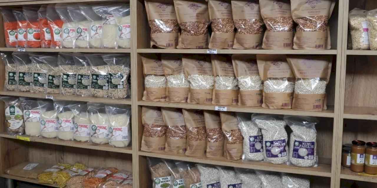 Çınar Halk Market’in doğal ürünleri Gülümse Kafe’de