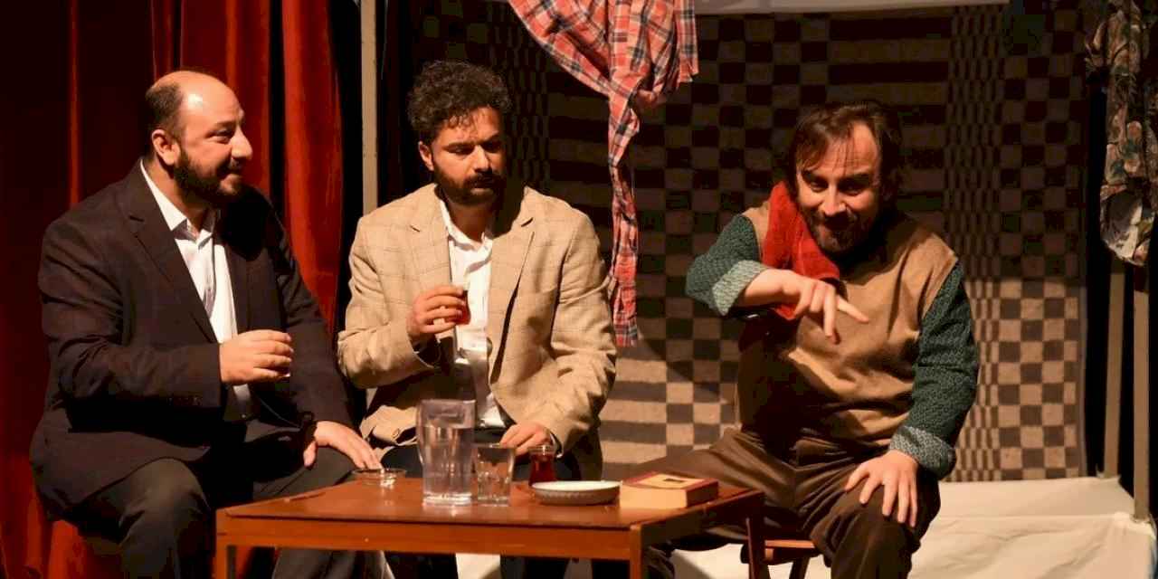 Bursa Yıldırım'da 'Bin Yıl' oyunu sahnelendi