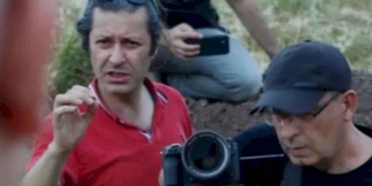 Absürt varoluşçuluğun perdesi aralanıyor !