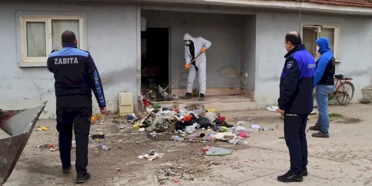 Bursa Yenişehir'de çöp ev temizlendi! Mahalle nefes aldı!