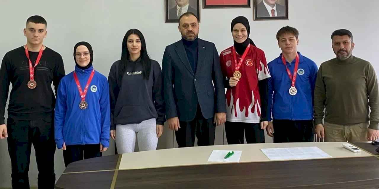 Sakarya’nın şampiyonları Enes Zengin’e misafir oldu