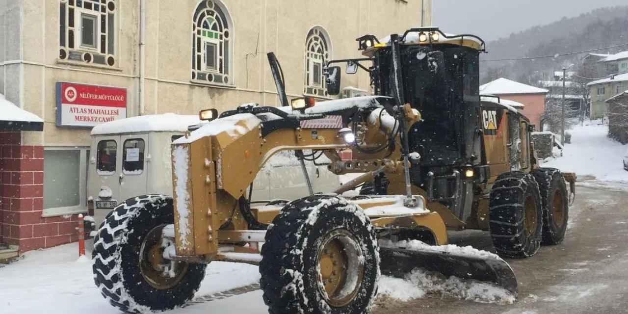 Nilüfer’de yolların açılması için ekipler seferber oldu