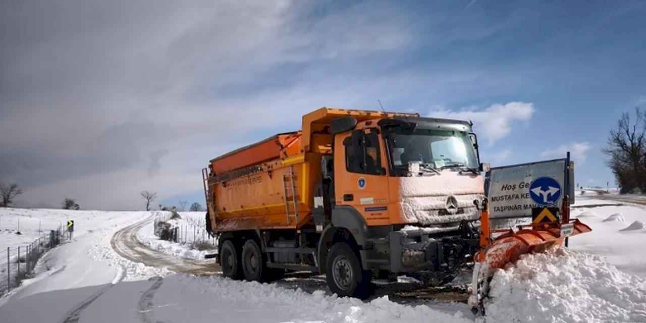 Bursa Büyükşehir karla mücadelede gece gündüz sahada