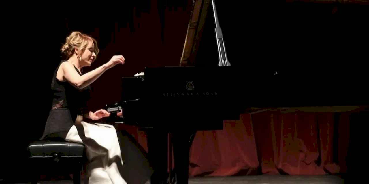 Rüya Taner Eskişehirlileri büyüledi