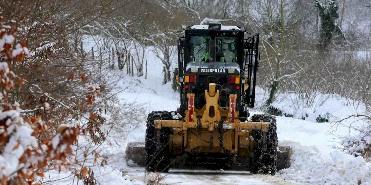 Sakarya Büyükşehir’in kar mesaisi sürüyor